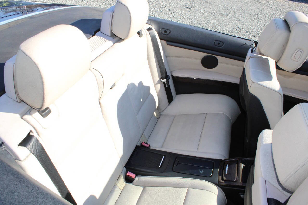 Used 2013 BMW 328i Convertible image 24