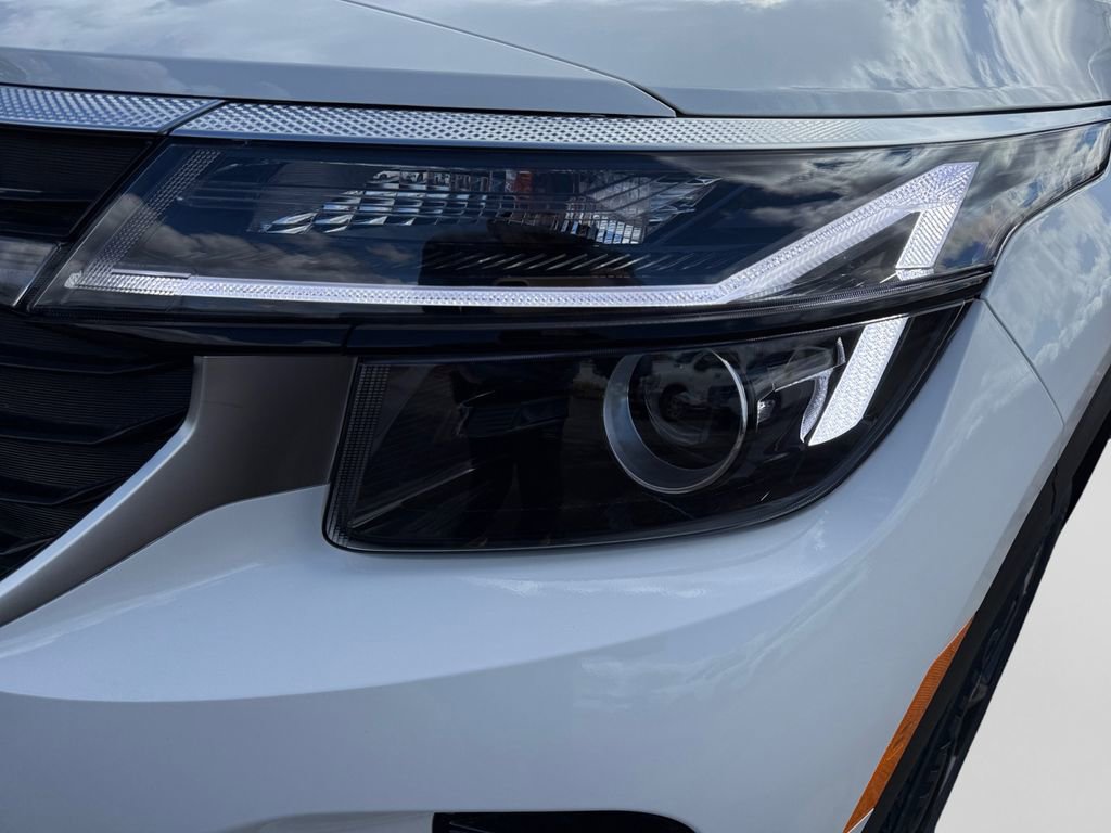 New 2026 Kia Seltos S AWD/4WD image 22
