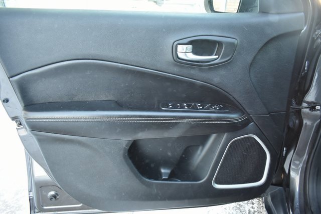 Used 2019 Jeep Compass Latitude w/ Popular Equipment Group image 14