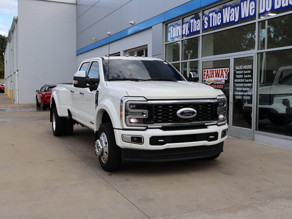 Used 2023 Ford F450 Platinum w/ FX4 Off-Road Package image 2