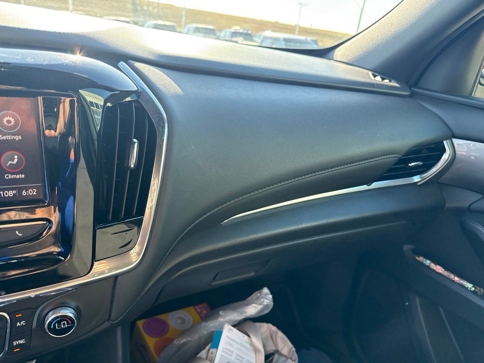 Used 2023 Chevrolet Traverse LT FWD image 22