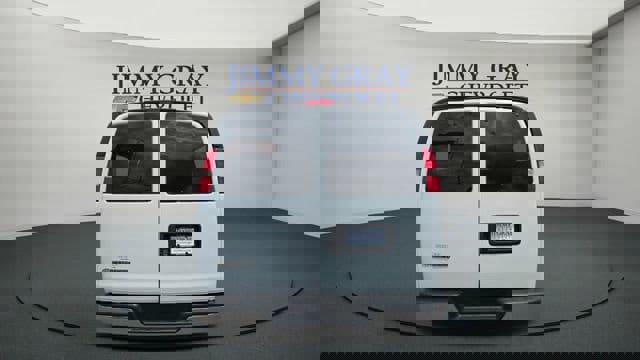 Used 2020 Chevrolet Express 3500 LT w/ LT Preferred Equipment Group RWD image 4