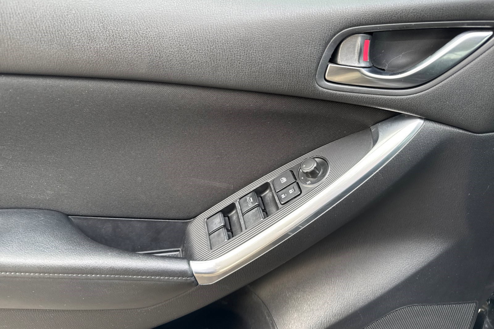 Used 2015 MAZDA CX-5 Touring image 12