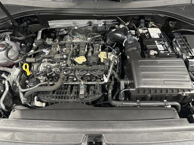 Certified 2024 Volkswagen Tiguan SE R-Line image 42