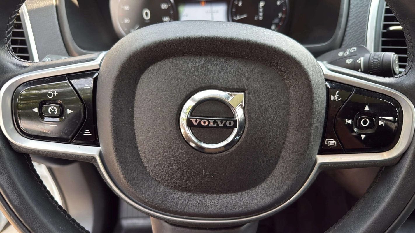 Used 2020 Volvo XC90 T5 Momentum w/ Protection Package Premier AWD/4WD image 10