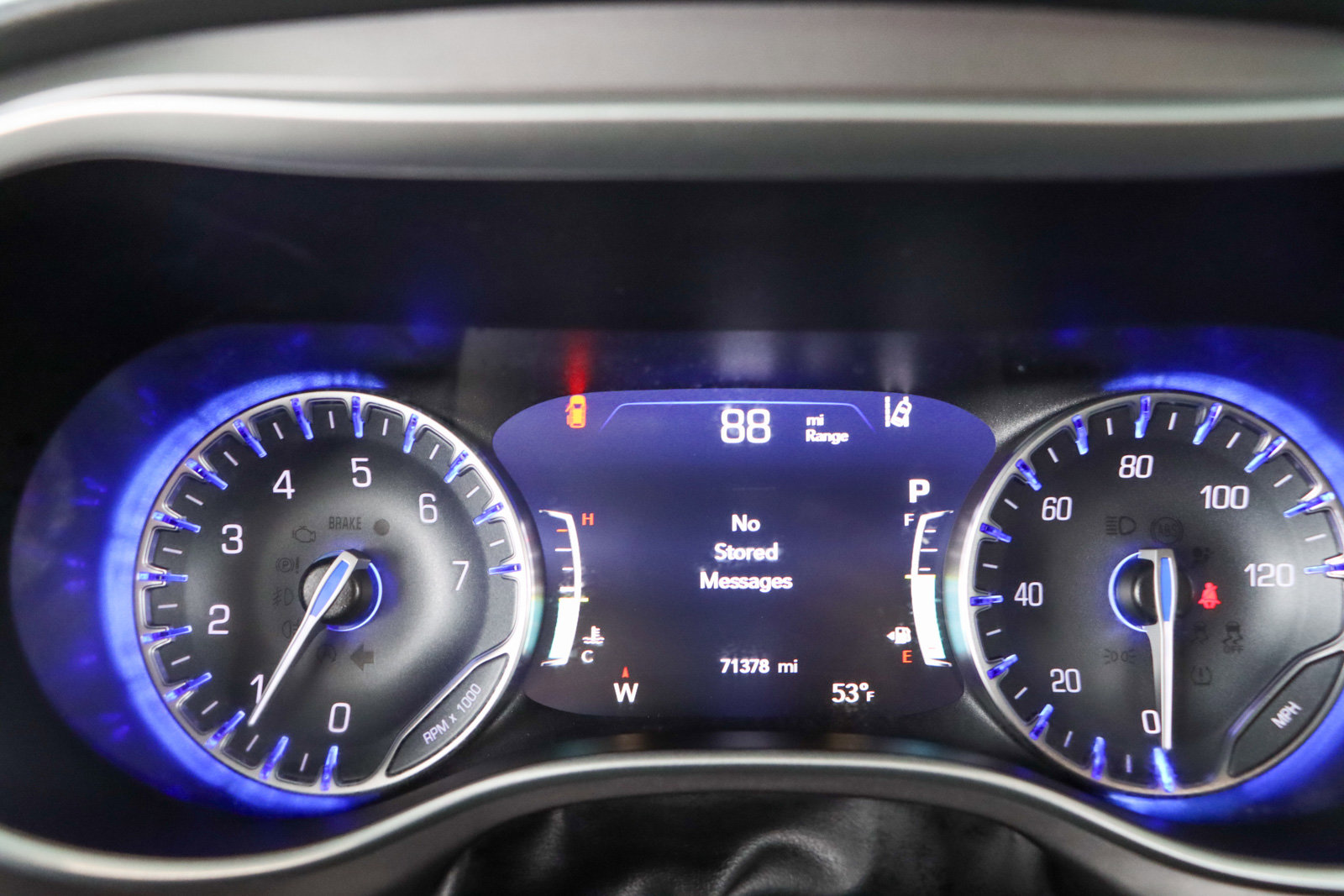 Used 2023 Chrysler Pacifica Touring-L image 15