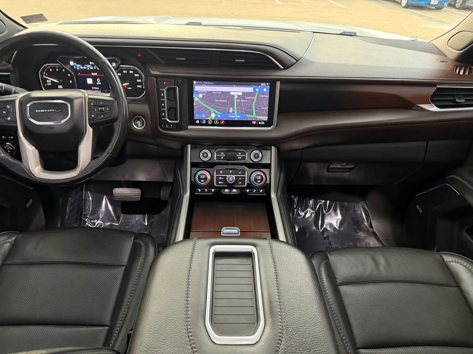Used 2021 GMC Yukon XL Denali w/ Denali Premium Package AWD/4WD image 6