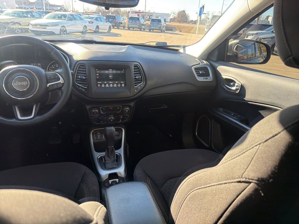 Used 2021 Jeep Compass Sport w/ Cold Weather Group image 18