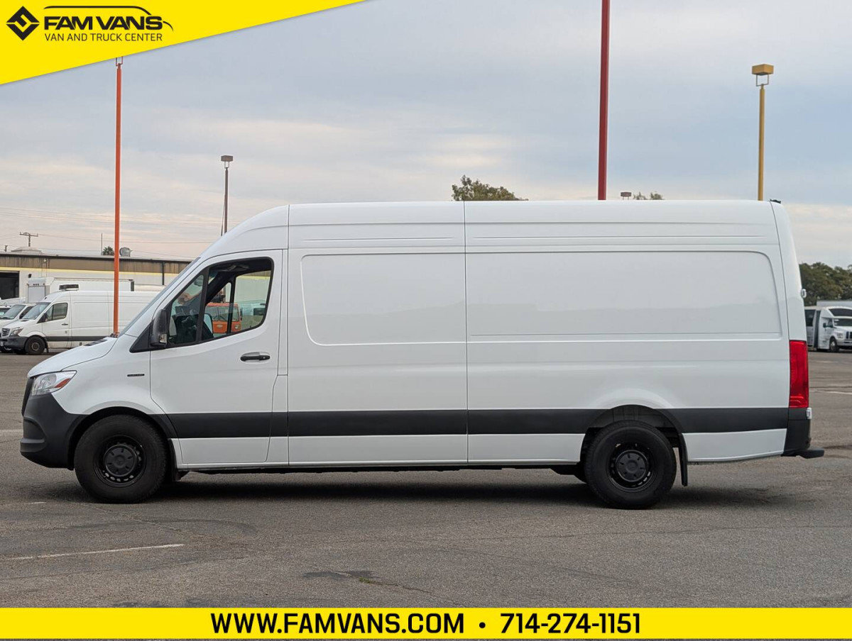 Used 2024 Mercedes-Benz eSprinter 170 Cargo image 4