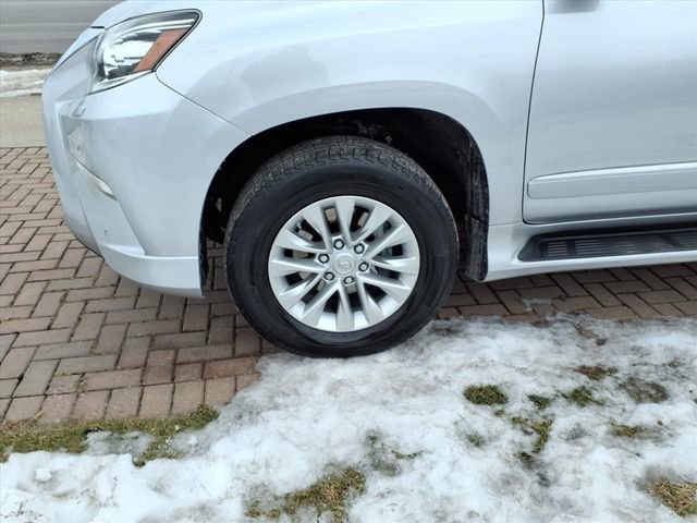 Used 2016 Lexus GX 460 w/ Premium Package image 4