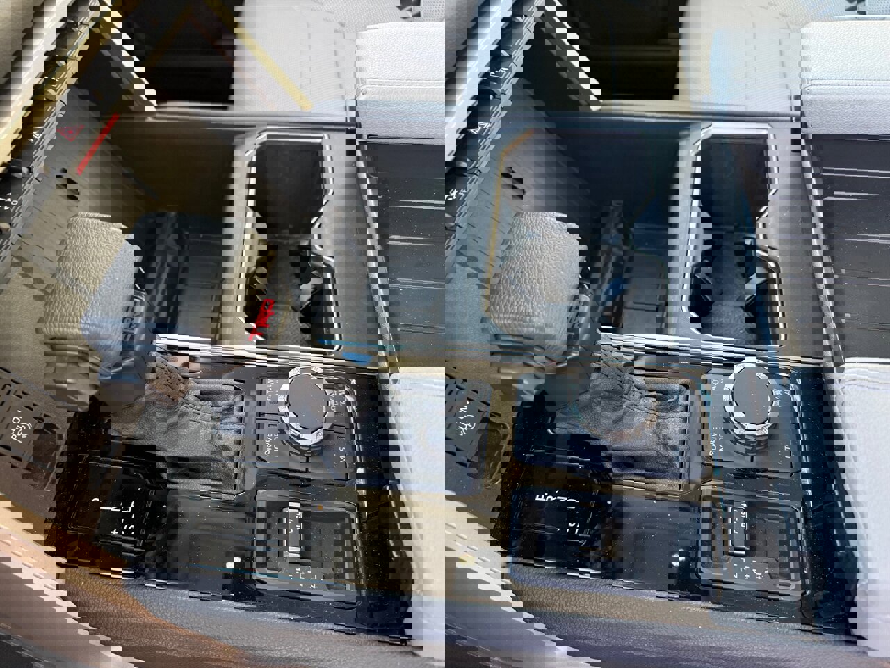 Used 2024 Toyota Tundra Limited w/ TRD Off-Road Package image 14