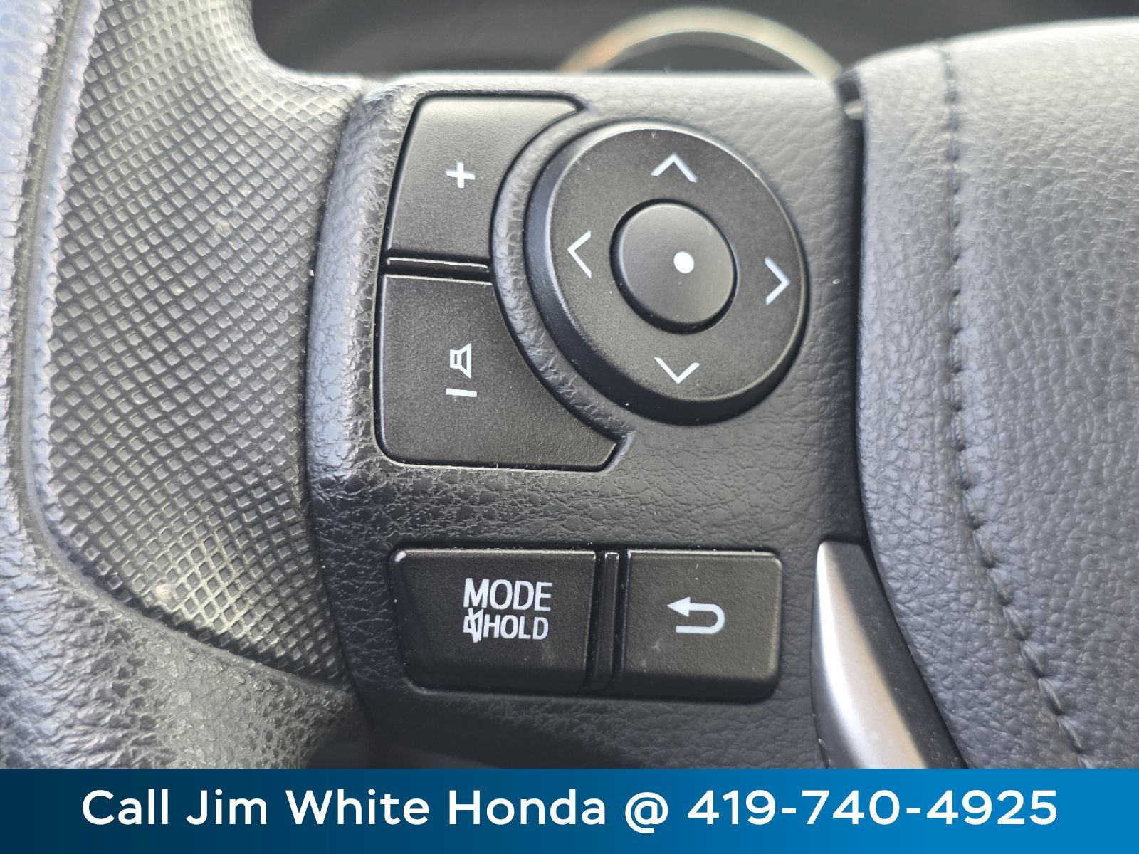 Used 2016 Toyota Corolla LE FWD image 29