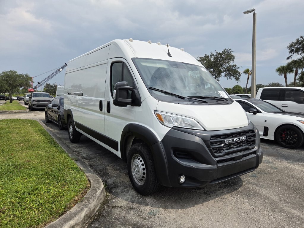 Used 2025 RAM ProMaster 2500 w/ Convenience Group FWD image 2