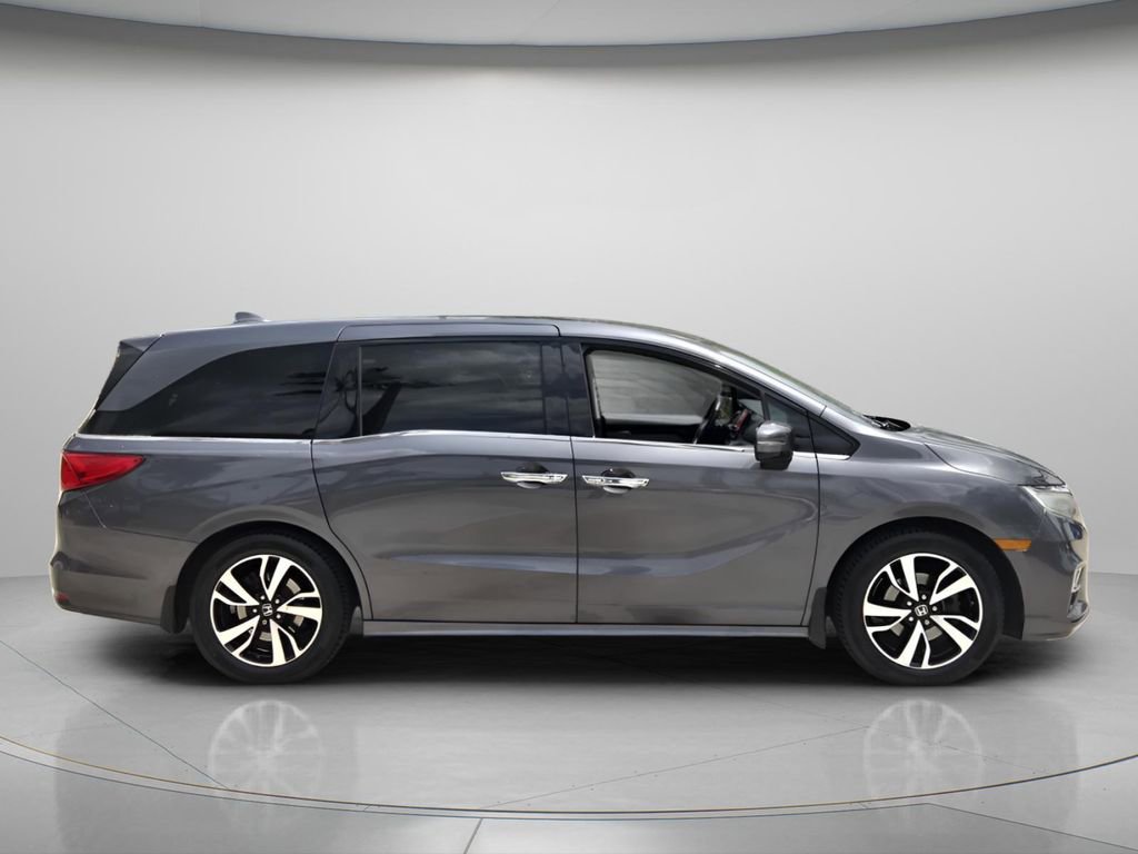 Used 2018 Honda Odyssey Elite image 3