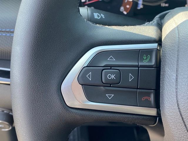 New 2025 Jeep Compass Latitude w/ Sun & Sound Group image 18