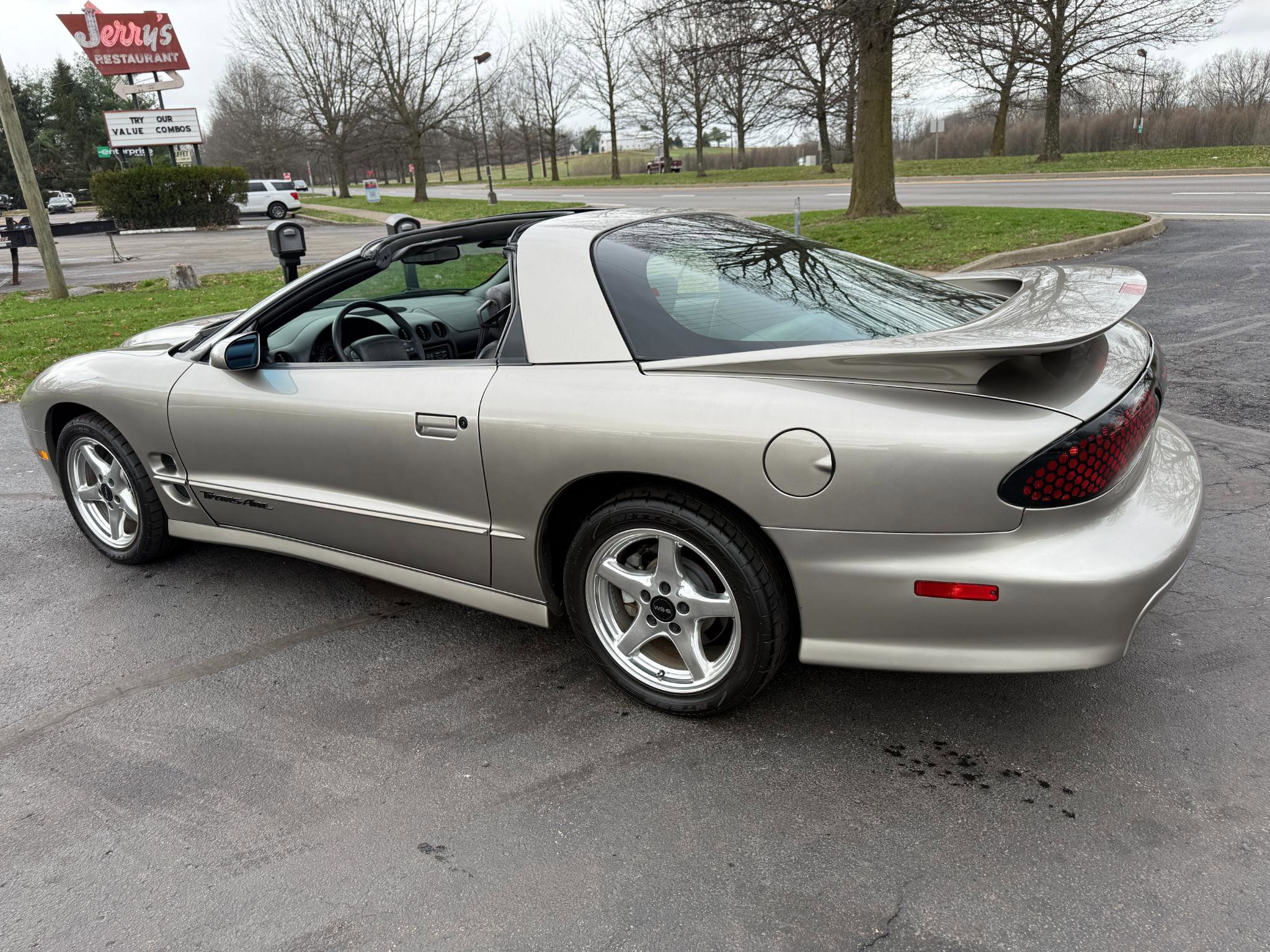 Used 1999 Pontiac Firebird Formula image 16