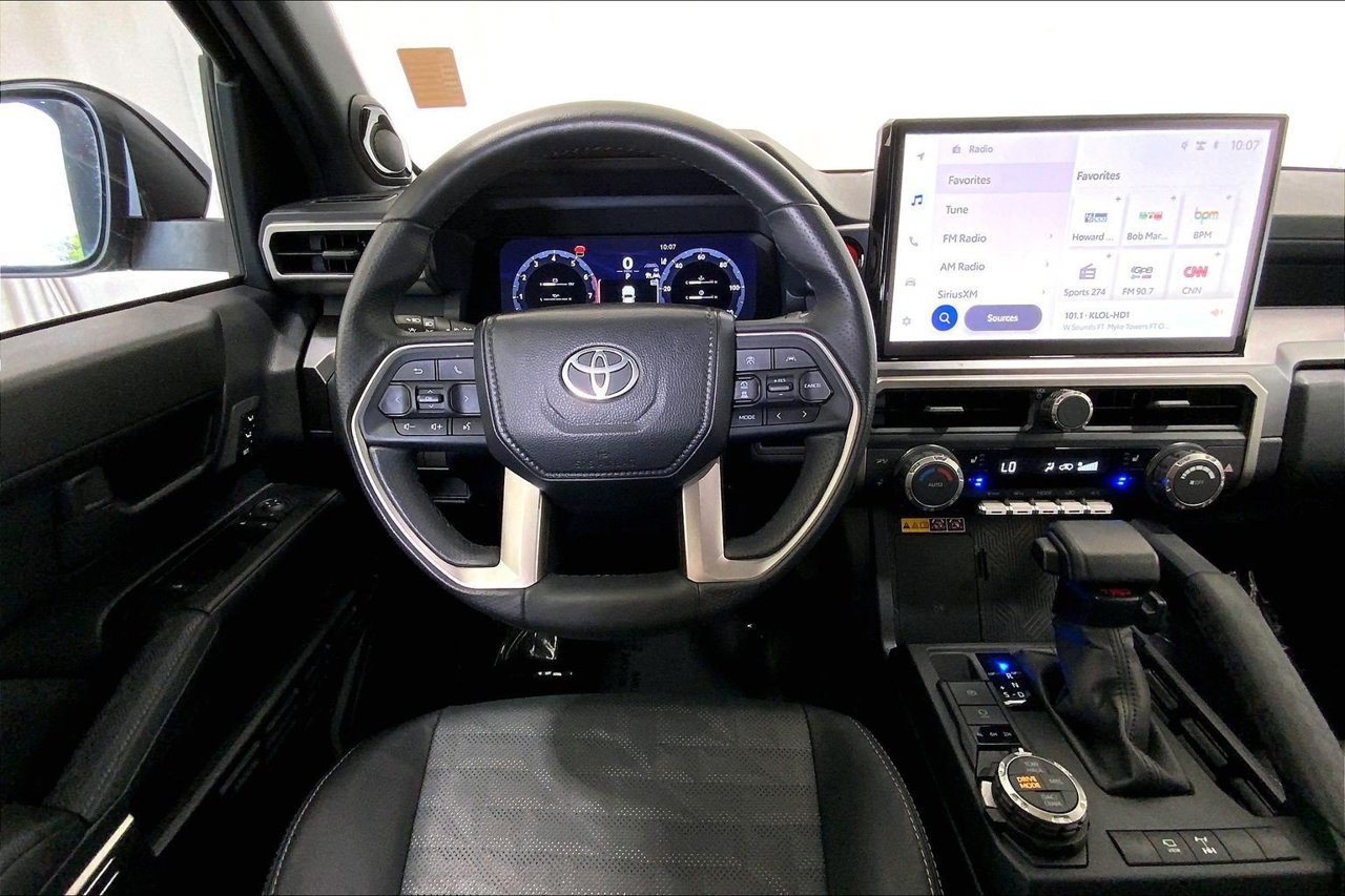 Used 2025 Toyota 4Runner TRD Off-Road Premium AWD/4WD image 4