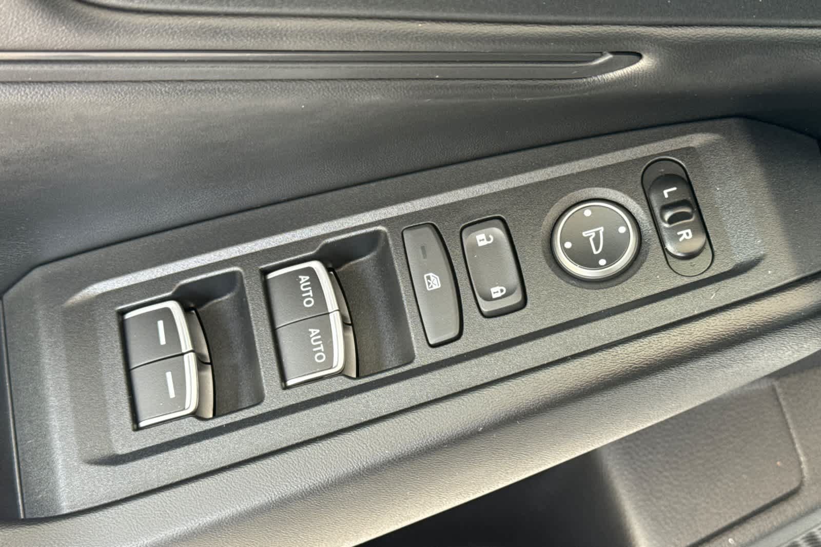 Used 2025 Honda Accord SE image 13