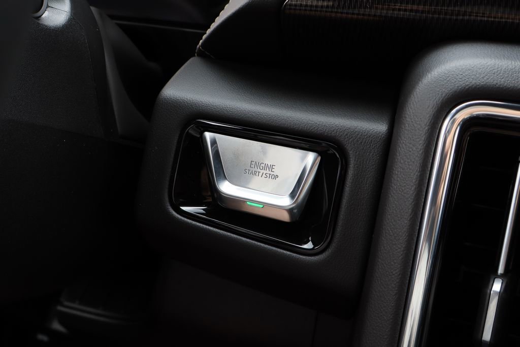 New 2026 GMC Yukon XL Elevation w/ Elevation Premium Package AWD/4WD image 19