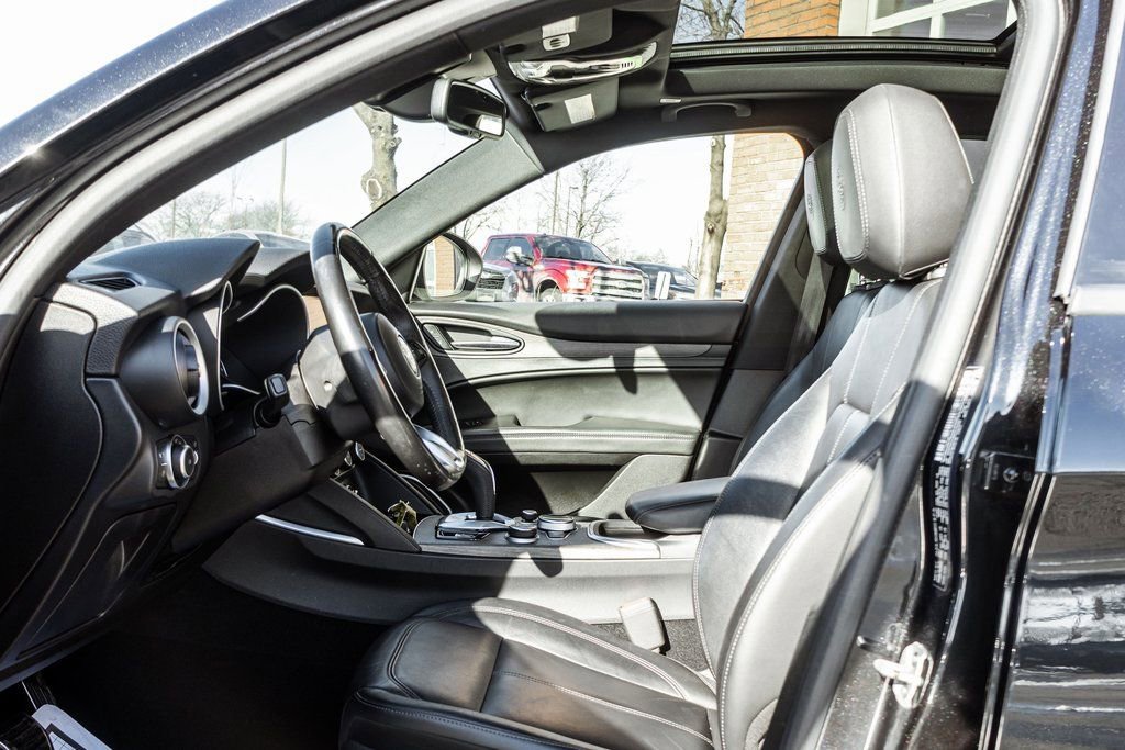 Used 2022 Alfa Romeo Stelvio Ti w/ Active Assist Plus Package image 26