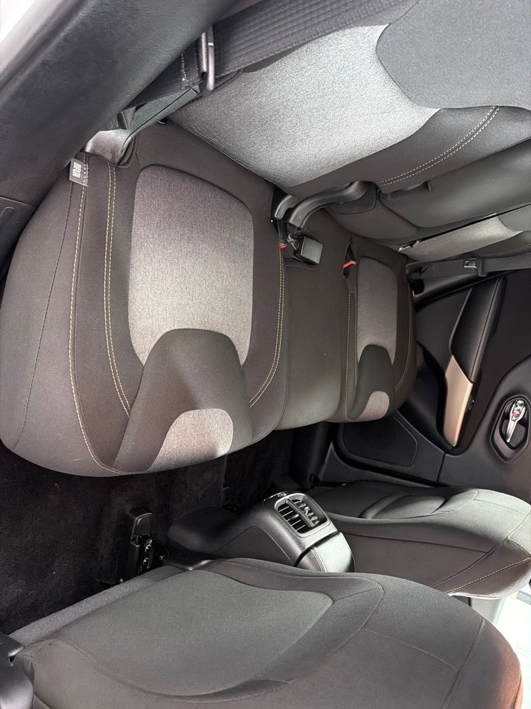 Used 2018 Jeep Cherokee Latitude w/ Cold Weather Group image 22