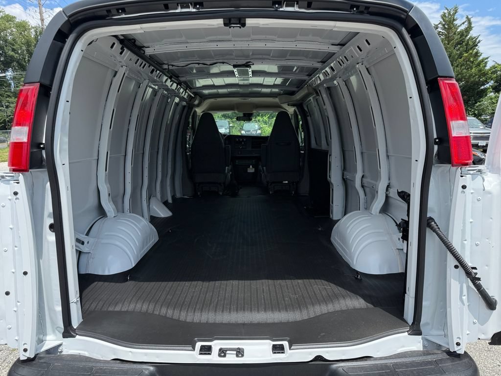 New 2026 Chevrolet Express 2500 Extended w/ Driver Convenience Package RWD image 18