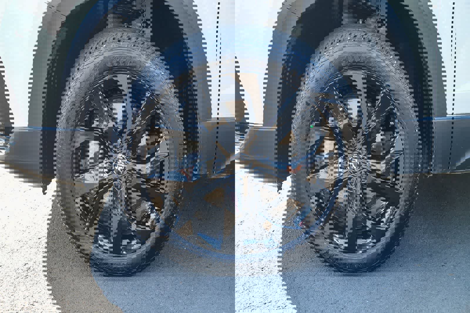 Used 2024 Volkswagen Taos SE image 9