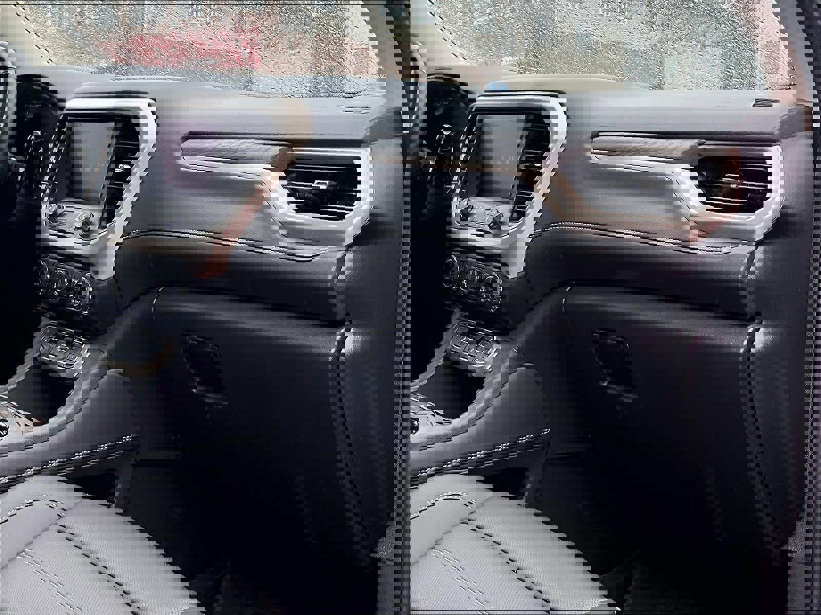 Used 2023 GMC Acadia Denali w/ Denali Ultimate Package AWD/4WD image 14