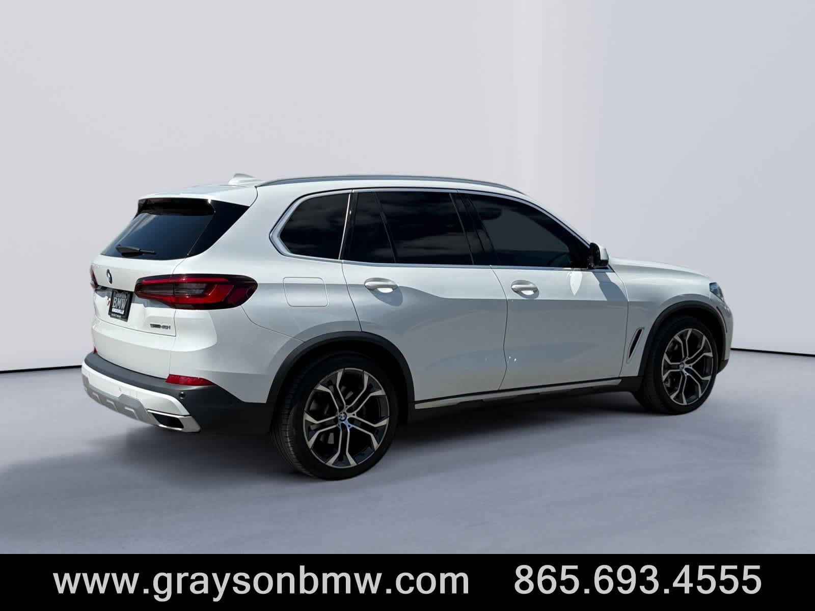 Used 2021 BMW X5 sDrive40i w/ Premium Package RWD image 3