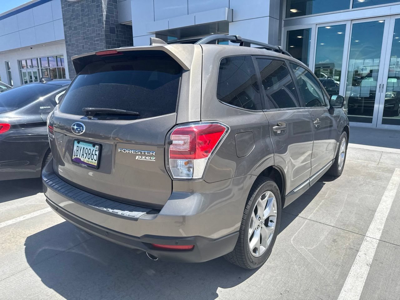 Used 2017 Subaru Forester 2.5i Touring AWD/4WD image 11