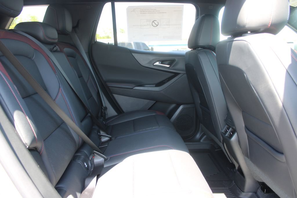 New 2026 Chevrolet Equinox ACTIV w/ Convenience Package III FWD image 30