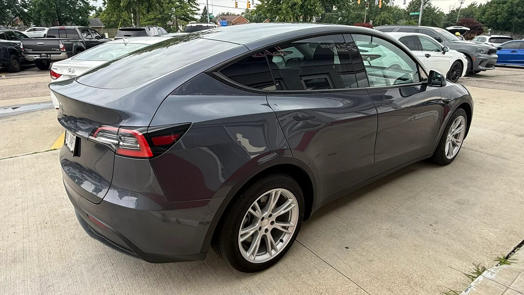 Used 2021 Tesla Model Y Long Range AWD/4WD image 3