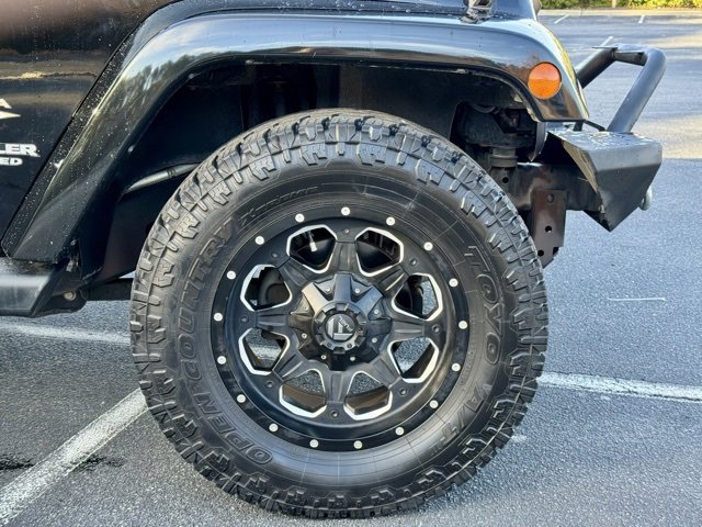 Used 2014 Jeep Wrangler Unlimited Sahara image 32