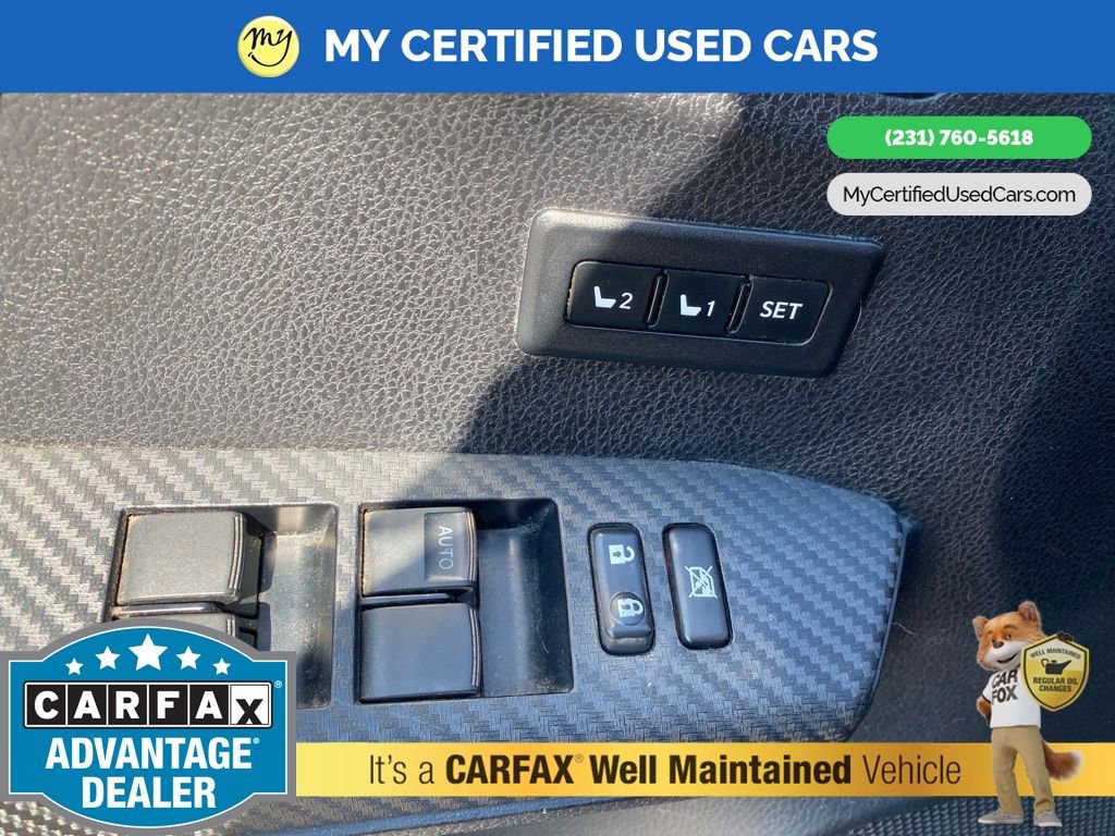 Used 2013 Toyota RAV4 Limited AWD/4WD image 26