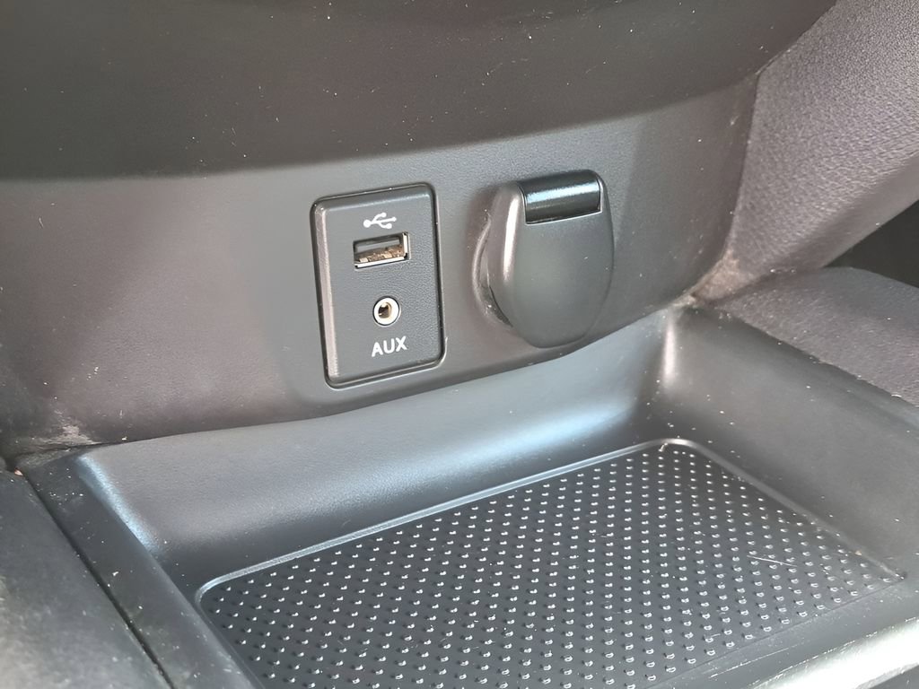 Used 2015 Nissan Rogue S image 23