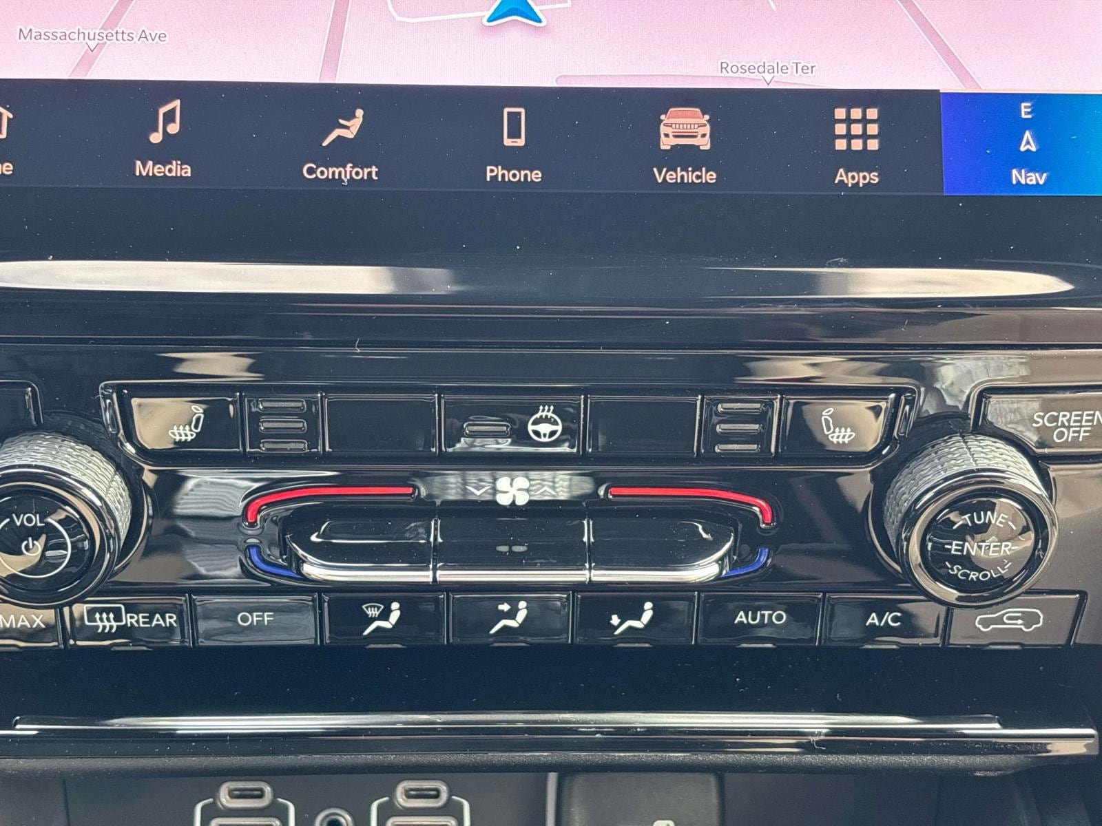 New 2025 Jeep Grand Cherokee Limited w/ Black Appearance Package image 11