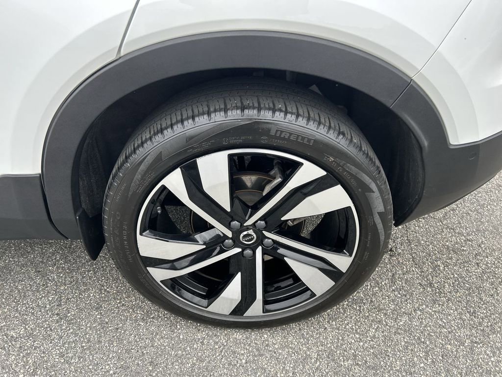 Certified 2023 Volvo XC40 B5 Plus w/ Driver Assist Package image 11