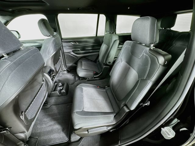Used 2025 Jeep Grand Cherokee L Laredo w/ Luxury Tech Group I AWD/4WD image 28