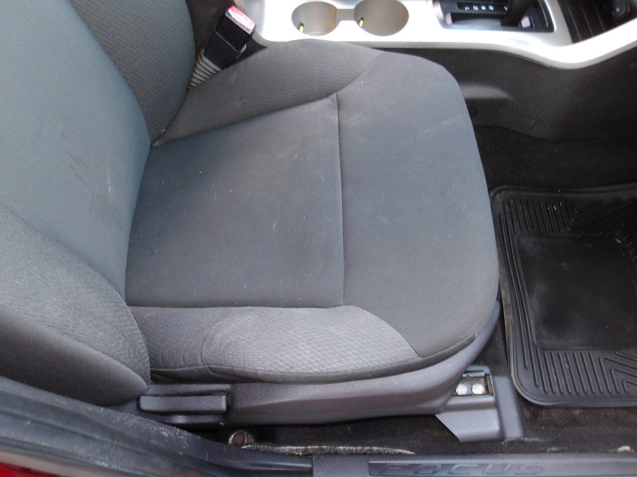 Used 2009 Ford Focus SES FWD image 17