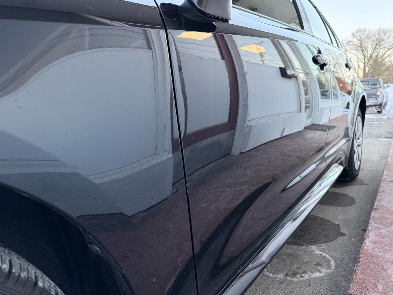 Used 2020 Toyota Corolla LE image 28