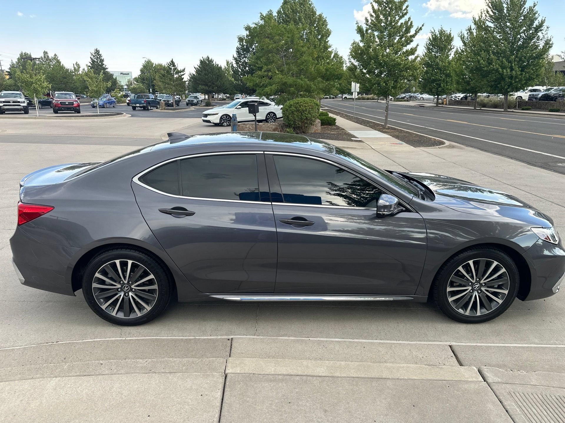 Used 2018 Acura TLX w/ Advance Package FWD image 6