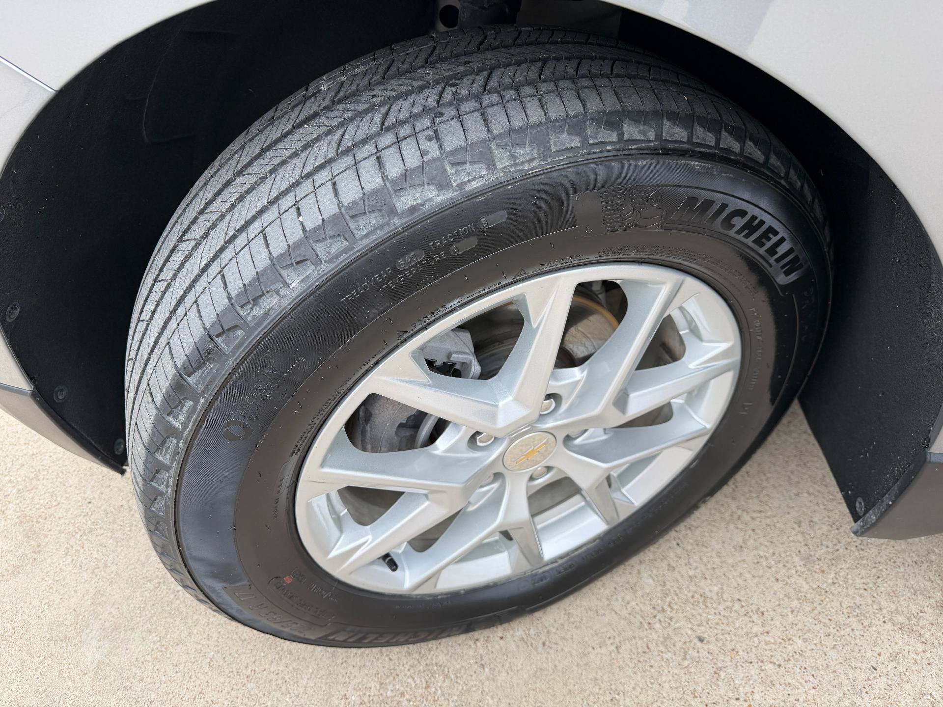 Used 2023 Chevrolet Equinox LS w/ LS Convenience Package FWD image 10
