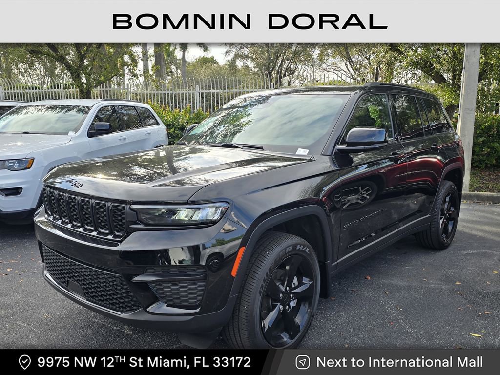 Used 2025 Jeep Grand Cherokee Altitude image 1