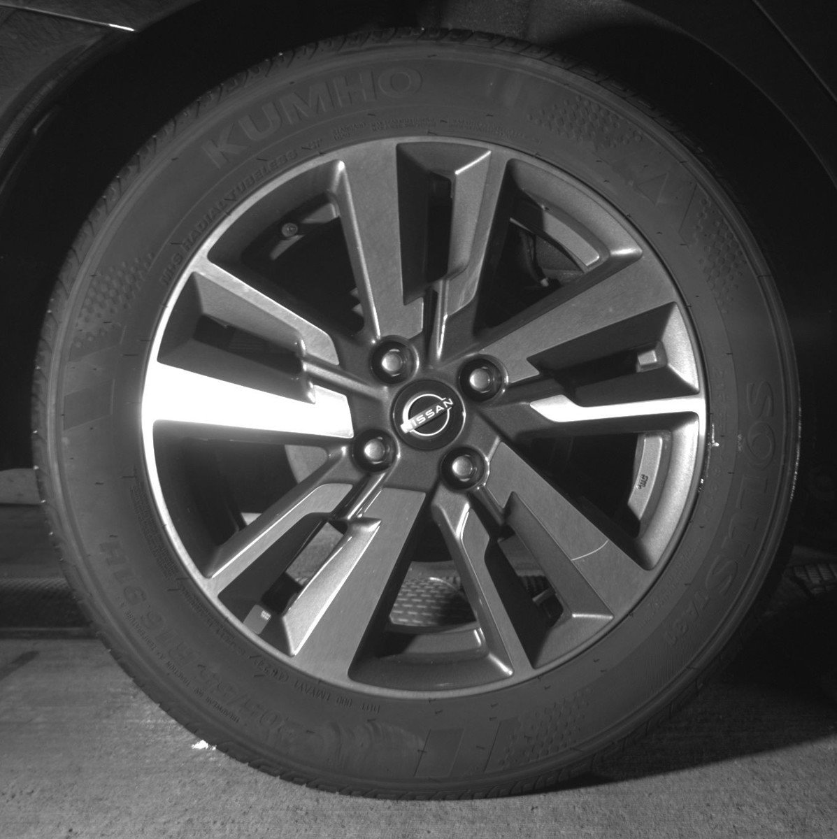 Used 2025 Nissan Versa SV image 15
