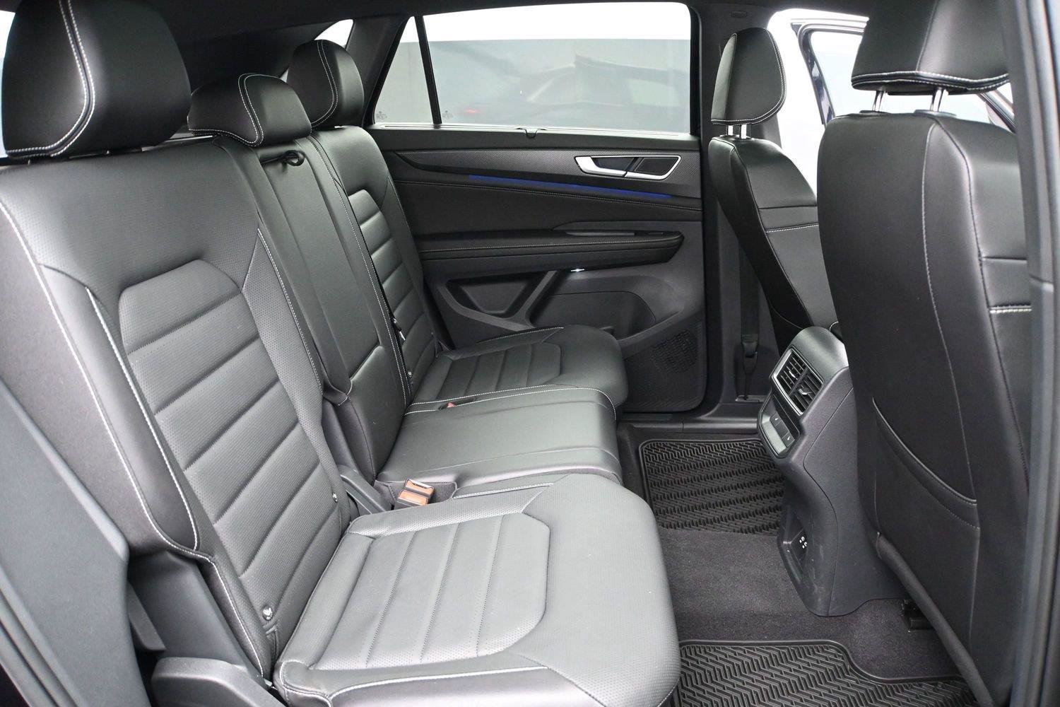 Certified 2024 Volkswagen Atlas Cross Sport SEL R-Line AWD/4WD image 21