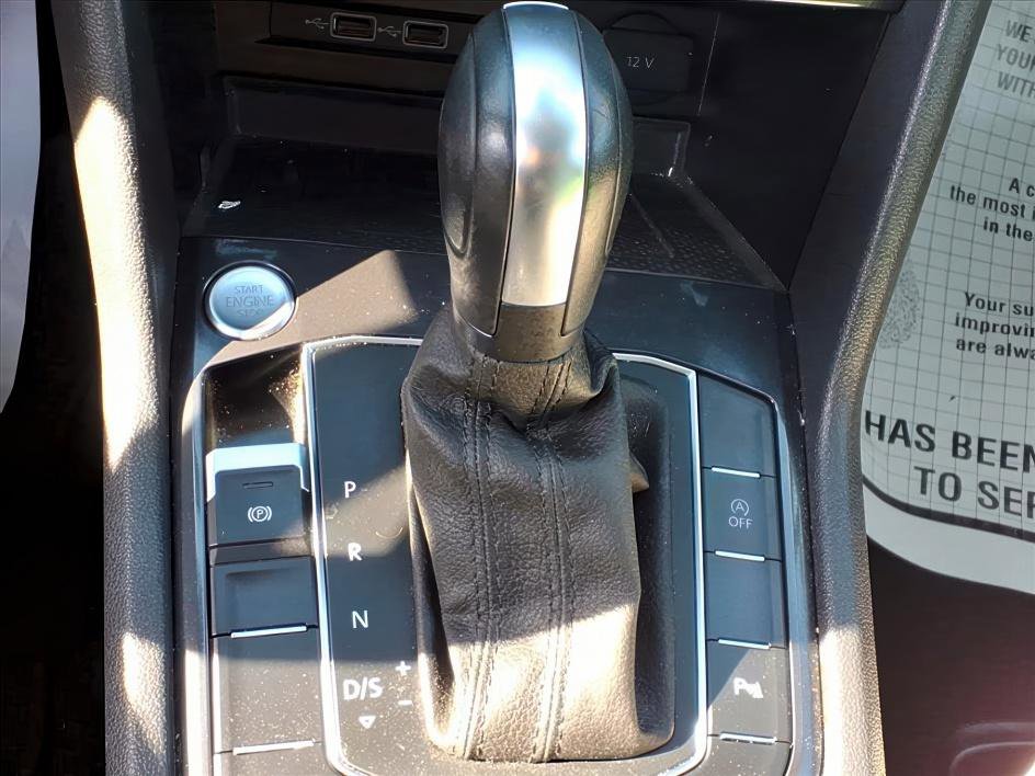 Used 2020 Volkswagen Tiguan SEL image 20