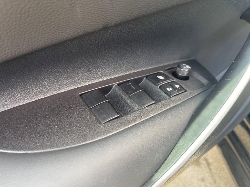 Used 2025 Toyota Corolla SE image 16