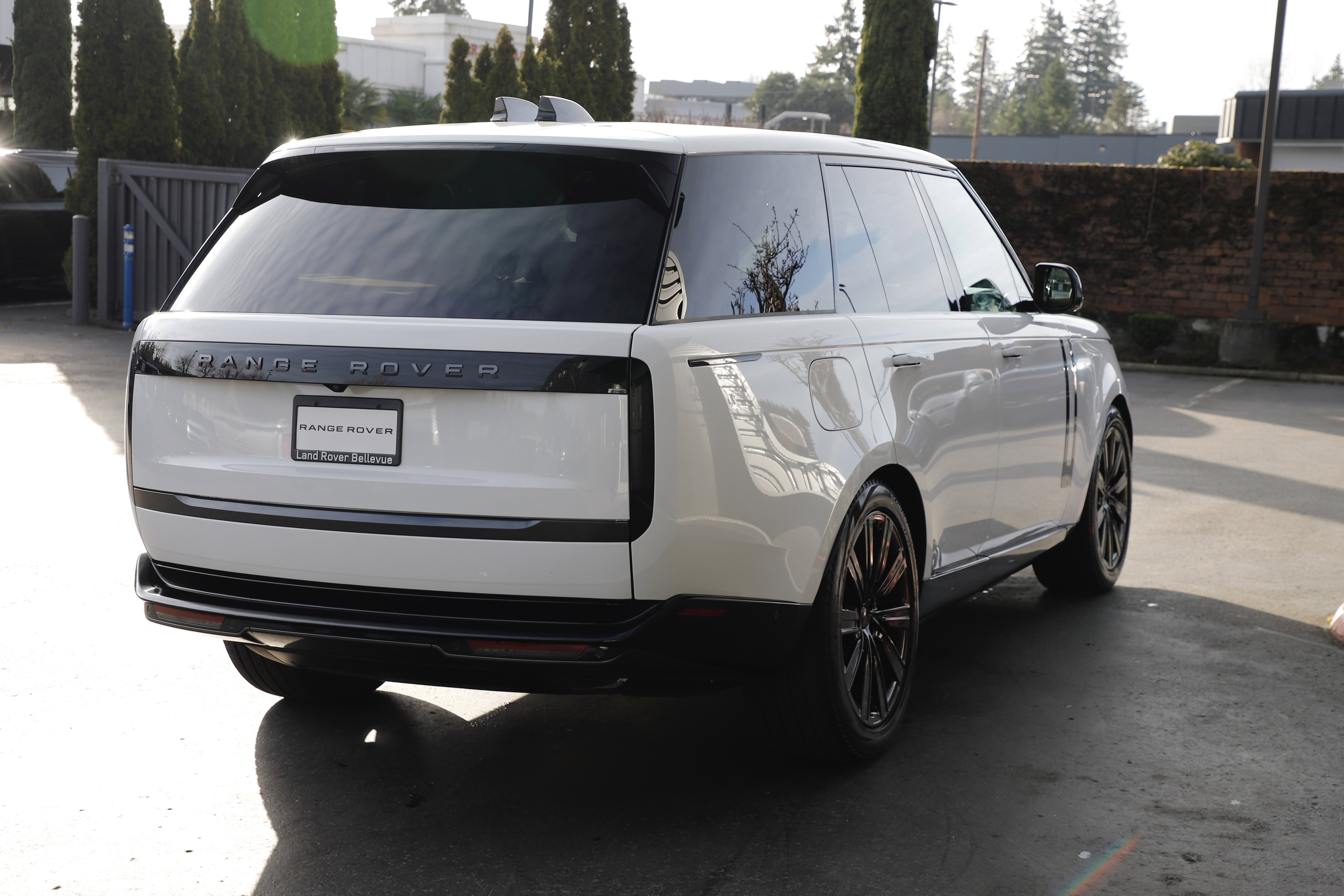 New 2026 Land Rover Range Rover SE image 8