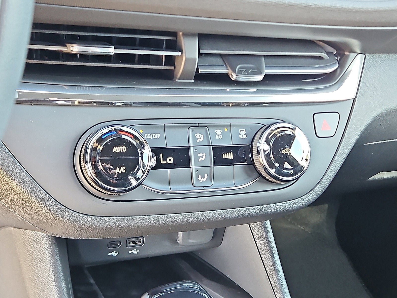 New 2026 Buick Envista Preferred w/ Convenience II Package image 19