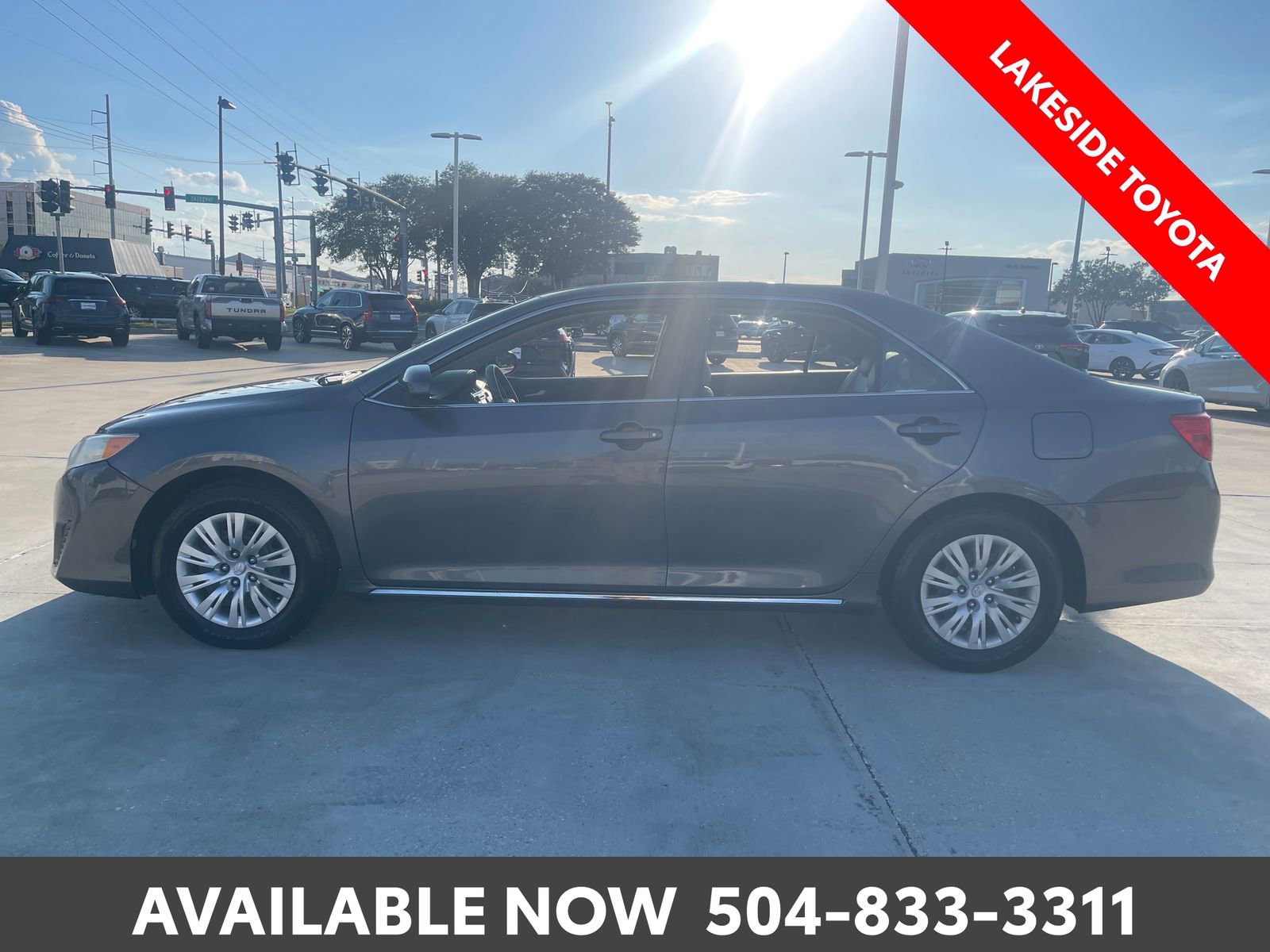 Used 2014 Toyota Camry LE FWD image 2